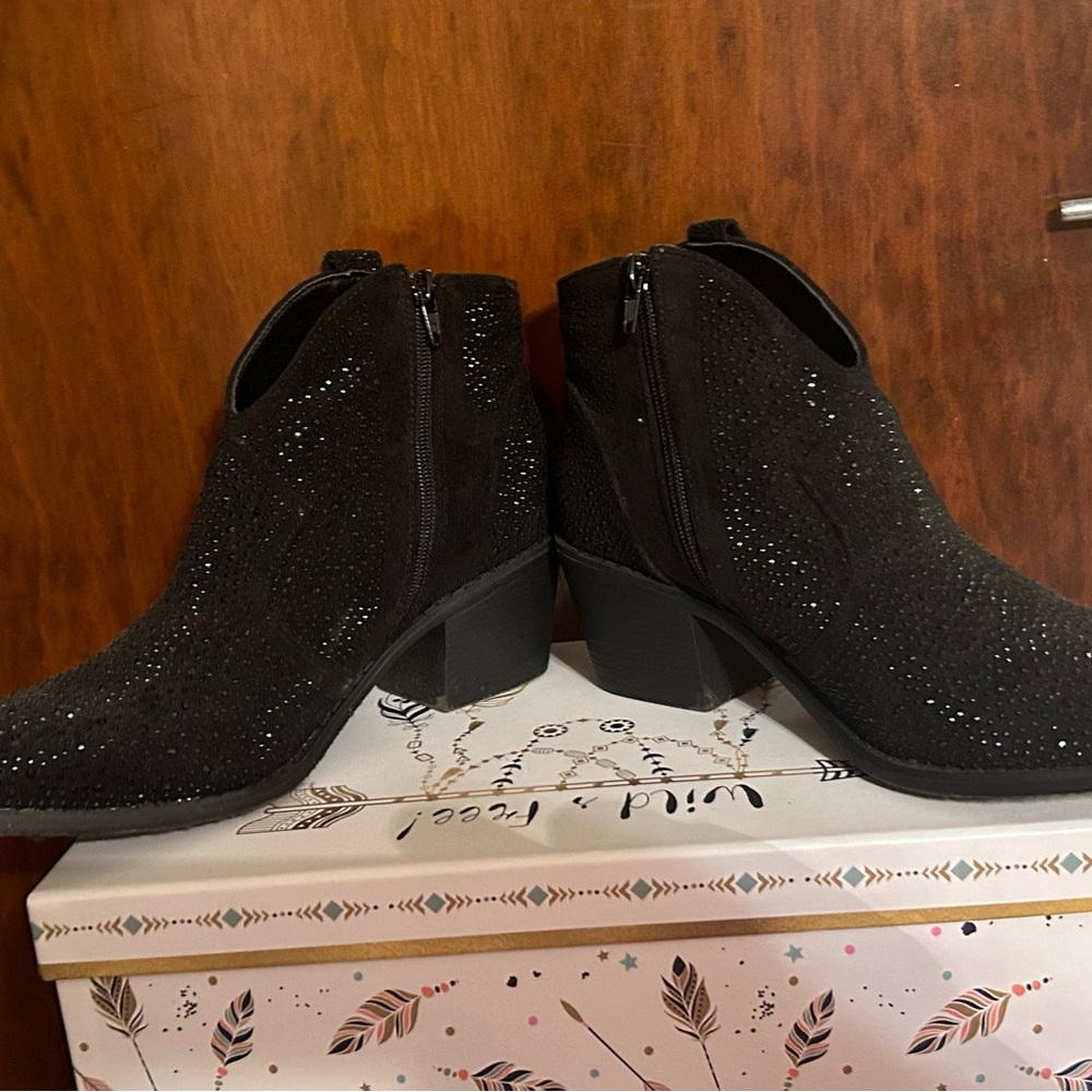 Booties - Picture 3 of 9